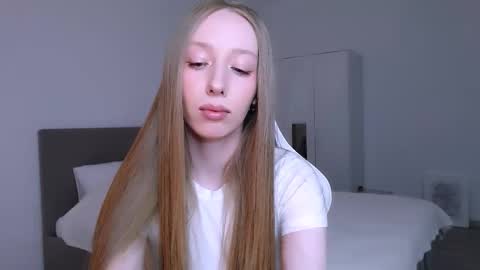 Snapshot of luna_insanity chatting on February 21, 2026, 9:27 pm Luna online show from February 21, 2026, 9:27 pm