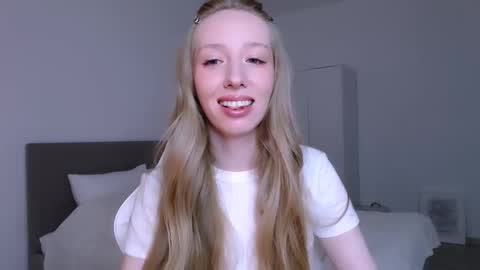 Snapshot of luna_insanity chatting on March 12, 2026, 9:32 pm Luna online show from March 12, 2026, 9:32 pm