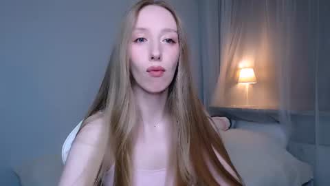 Luna online show from June 19, 2026, 9:51 pm