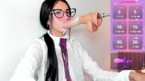 luna_kiss18 online show from January 24, 2025, 3:02 pm