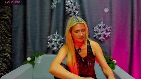 Snapshot of luna_lew1s chatting on December 30, 2024, 8:32 am luna_lew1s online show from December 30, 2024, 8:32 am