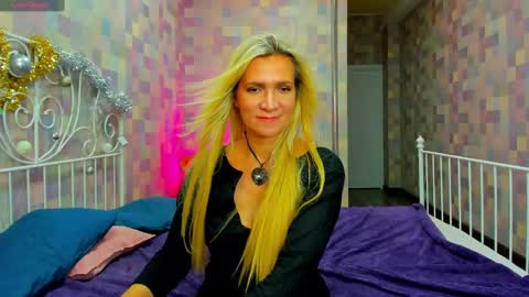 Snapshot of luna_lew1s chatting on January 7, 2025, 2:08 pm luna_lew1s online show from January 7, 2025, 2:08 pm