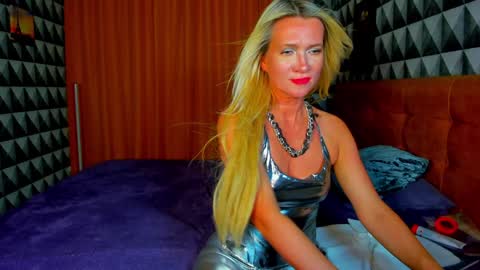 Snapshot of luna_lew1s chatting on January 22, 2025, 11:56 am luna_lew1s online show from January 22, 2025, 11:56 am