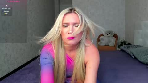 Snapshot of luna_lew1s chatting on March 5, 2025, 8:21 am luna_lew1s online show from March 5, 2025, 8:21 am