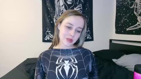 Luna online show from October 7, 2025, 5:48 am