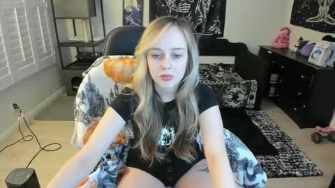 Luna online show from February 7, 2026, 11:41 pm