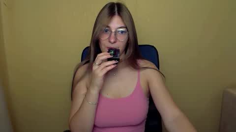 Luna online show from September 9, 2025, 9:53 am