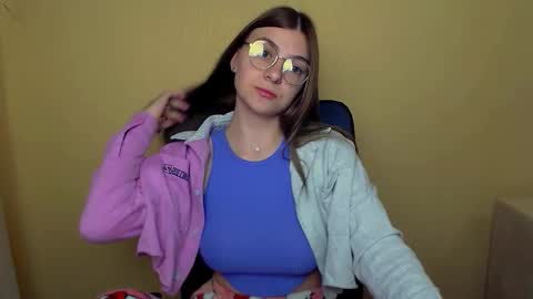 Luna online show from October 10, 2025, 9:19 am