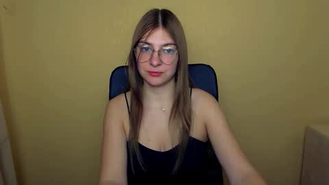 Luna online show from October 13, 2025, 8:47 am