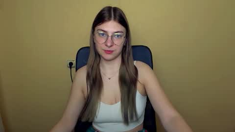 Snapshot of luna_lush_ chatting on November 24, 2025, 11:32 am Luna online show from November 24, 2025, 11:32 am