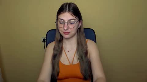 Snapshot of luna_lush_ chatting on November 25, 2025, 8:36 am Luna online show from November 25, 2025, 8:36 am