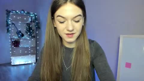 Luna online show from December 18, 2025, 4:29 am