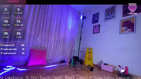 Snapshot of luna_luuvz chatting on July 7, 2026, 1:52 am Luna Luuvz online show from July 7, 2026, 1:52 am