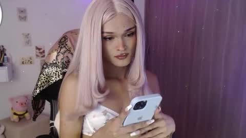 Snapshot of luna_mails chatting on February 22, 2026, 11:14 pm Luna online show from February 22, 2026, 11:14 pm