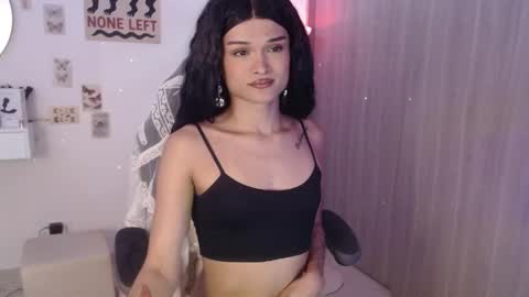 Luna online show from April 22, 2026, 12:28 pm