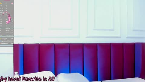 Snapshot of luna_monroe_ chatting on January 17, 2025, 1:35 pm     online show from January 17, 2025, 1:35 pm