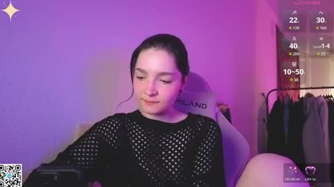 Snapshot of luna_moon13 chatting on April 11, 2026, 12:59 am Luna online show from April 11, 2026, 12:59 am