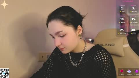 Luna online show from April 24, 2026, 2:03 am