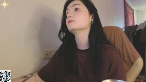 Luna online show from May 27, 2026, 4:31 am