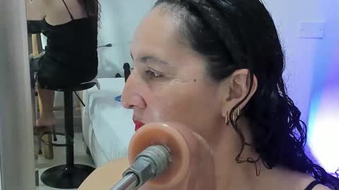 luna_naughty1 online show from February 17, 2026, 8:04 pm