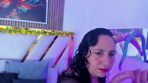 luna_naughty1 online show from June 10, 2026, 9:19 am