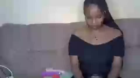 luna_peachy online show from June 18, 2026, 7:52 am
