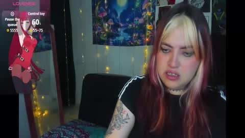 Snapshot of luna_ray420 chatting on October 20, 2025, 8:37 am MISS LUNA online show from October 20, 2025, 8:37 am