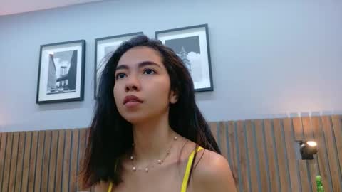 LUNA  online show from December 22, 2025, 2:14 pm