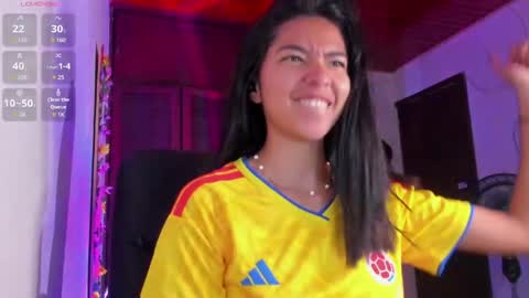 Luna Roja26 online show from June 17, 2026, 1:23 pm