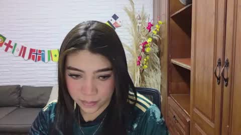 luna_rousse26 online show from June 23, 2026, 12:58 pm