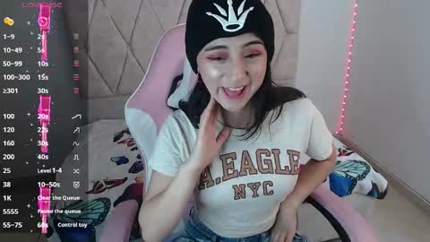 luna_roussee online show from March 1, 2025, 6:32 pm