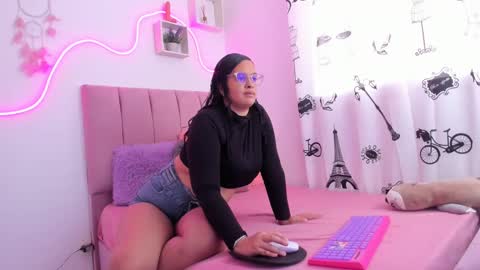 luna online show from October 4, 2025, 9:46 pm