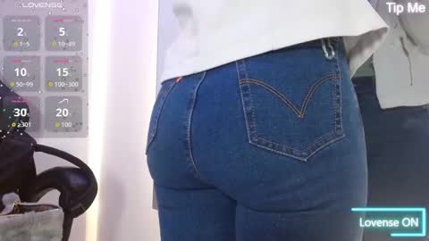 luna_starr69 online show from February 4, 2026, 1:06 pm