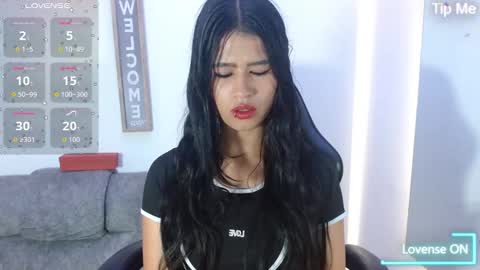 luna_starr69 online show from February 6, 2026, 1:25 pm