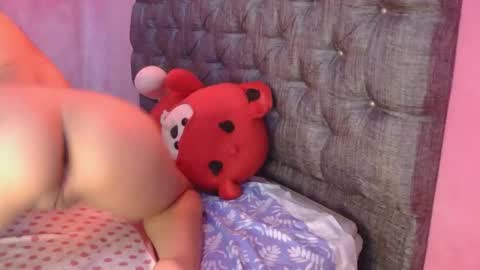 Snapshot of luna_summer8 chatting on December 21, 2025, 2:24 pm luna summer online show from December 21, 2025, 2:24 pm