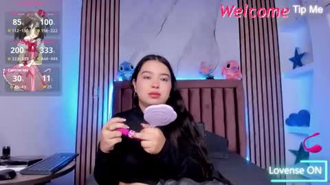 Luna  online show from November 20, 2025, 12:16 pm