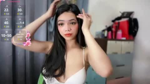 luna_whitedoll online show from July 11, 2026, 8:33 pm