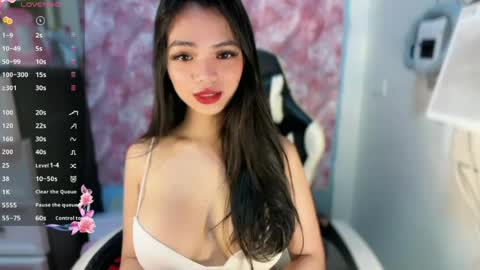luna_whitedoll online show from July 31, 2026, 4:12 am