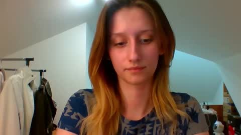 L U N A  online show from February 12, 2025, 4:11 pm