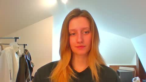 L U N A  online show from February 26, 2025, 10:58 am