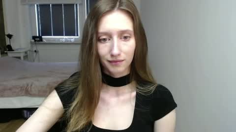 L U N A  online show from May 13, 2026, 6:22 am