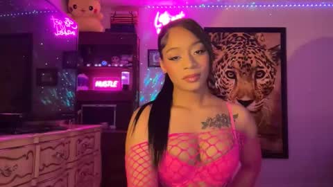 lunaa_11 online show from May 29, 2026, 6:00 am