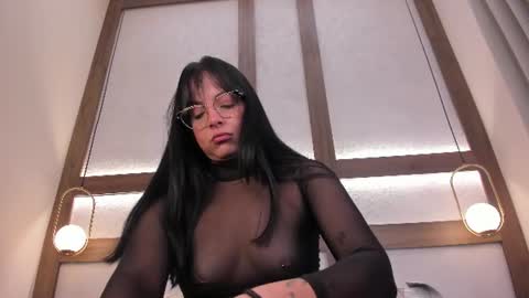 Luna  online show from June 10, 2026, 1:21 pm