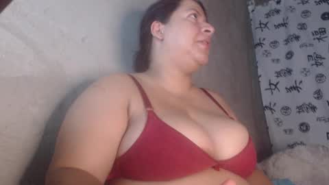 Snapshot of lunaa_milk chatting on November 5, 2025, 4:29 pm luna online show from November 5, 2025, 4:29 pm