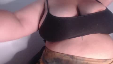 Snapshot of lunaa_milk chatting on March 21, 2026, 5:45 am luna online show from March 21, 2026, 5:45 am