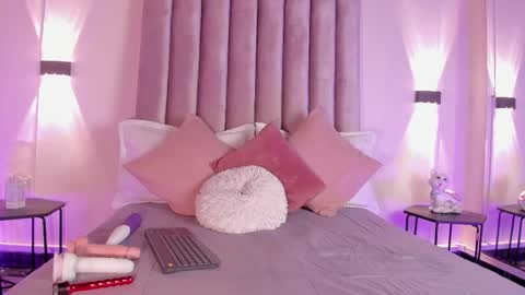 Snapshot of lunaa_moonn chatting on March 20, 2026, 7:08 pm lunaa_moonn online show from March 20, 2026, 7:08 pm