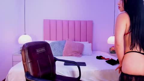 lunaa_skye online show from October 6, 2025, 4:59 pm
