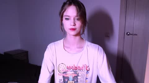 Luna online show from February 6, 2025, 11:48 pm