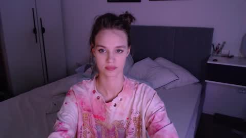 Luna online show from September 17, 2025, 11:39 pm