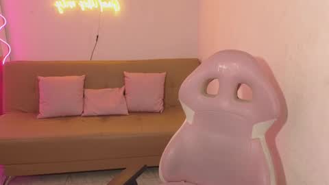 lunaaa_tay online show from February 17, 2025, 1:47 am